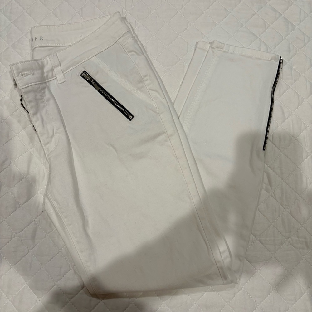 White House Black Market White Jeans with Blue / Silver Zipper Accents, Size 8